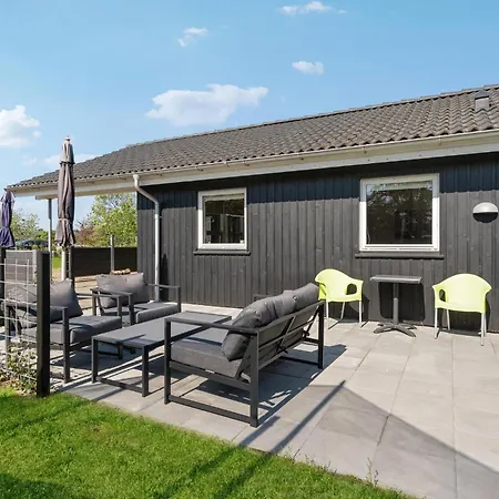 Gorgeous In Tarm With Kitchen Hemmet
