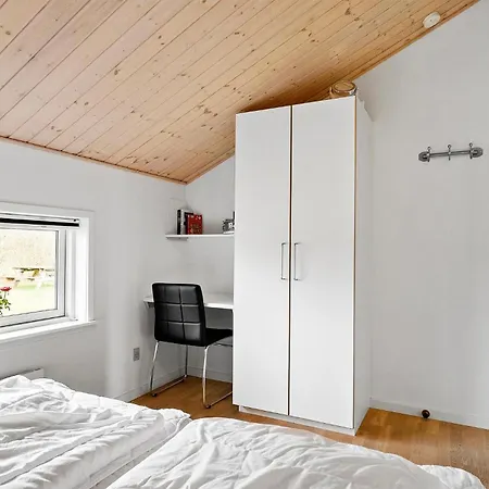 Holiday home Gorgeous In Tarm With Kitchen Hemmet